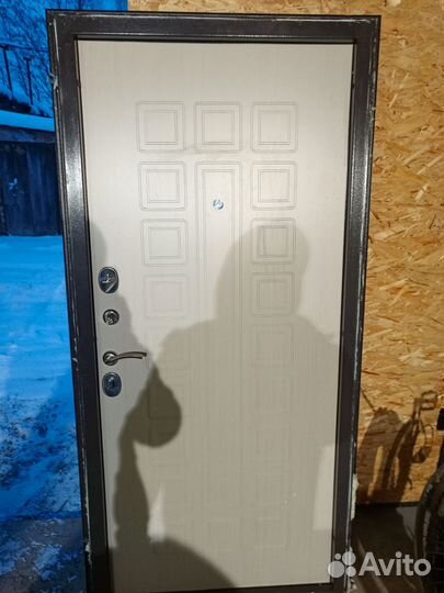 Дверь входная металлическая