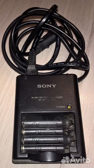 Зарядное устройство Sony BC-CS2B
