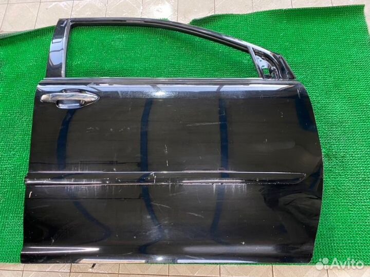 Уплотнитель двери прав. перед. Toyota RX350, Rx400