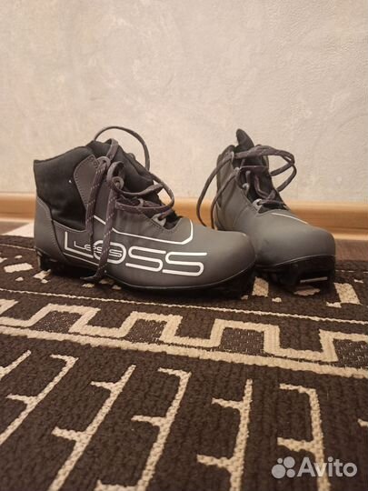 Беговые лыжи, палки, ботинки