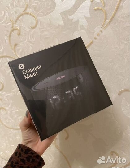 Яндекс станция мини с часами