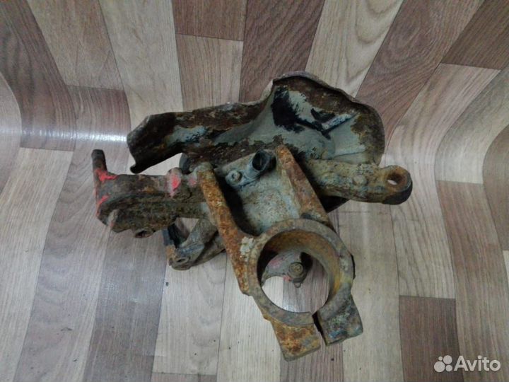 Поворотный кулак передний правый Volkswagen Polo 5