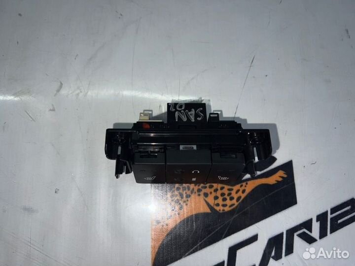 Блок управления подогревом сидений передний