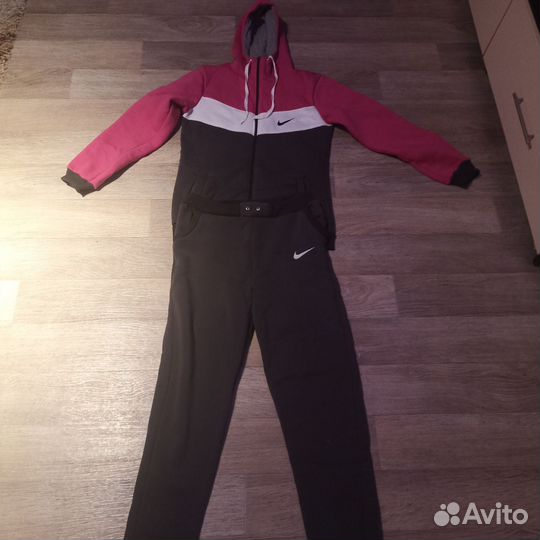 Спортивный костюм женский