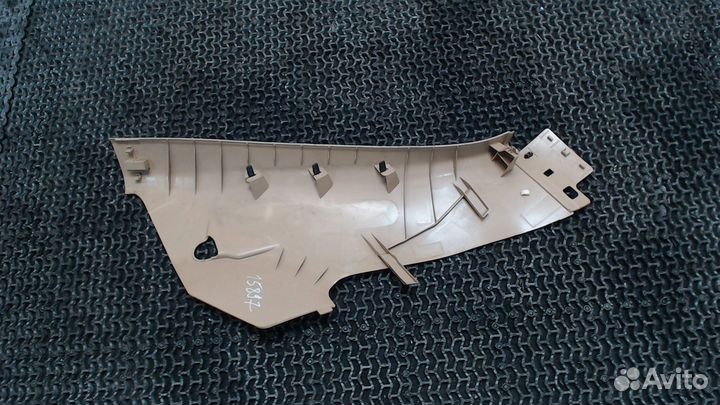 Обшивка стойки Porsche Cayenne, 2012