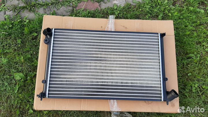 Радиатор охлаждения peugeot 406