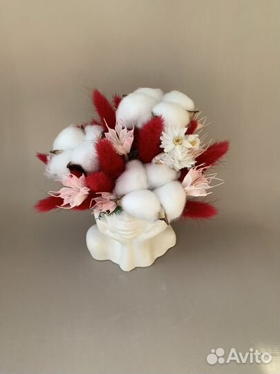 Сухоцветы интерьерная композиция