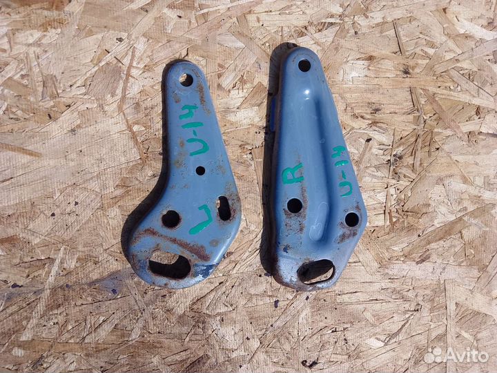 Буксировочные проушины перед Nissan Bluebird U14