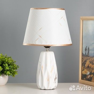 Лампа настольная