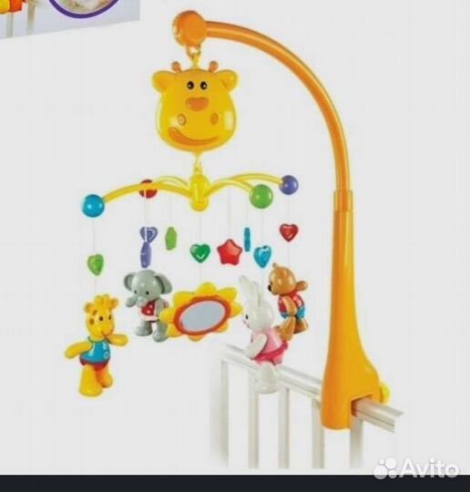 Мобиль на кроватку жирафики