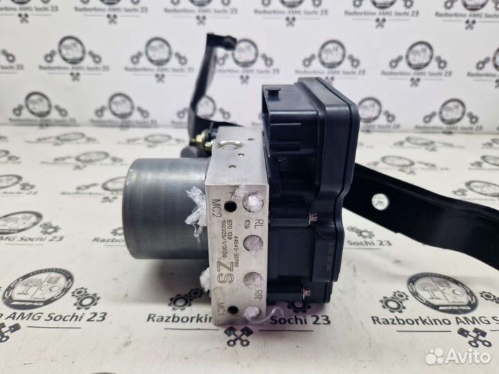 Блок ABS (насос) для Toyota Camry V70