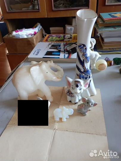 Статуэтки и сувениры фарфор,керамика, камень