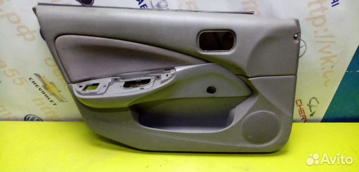 Обшивки дверей зад Nissan Almera N 16 н