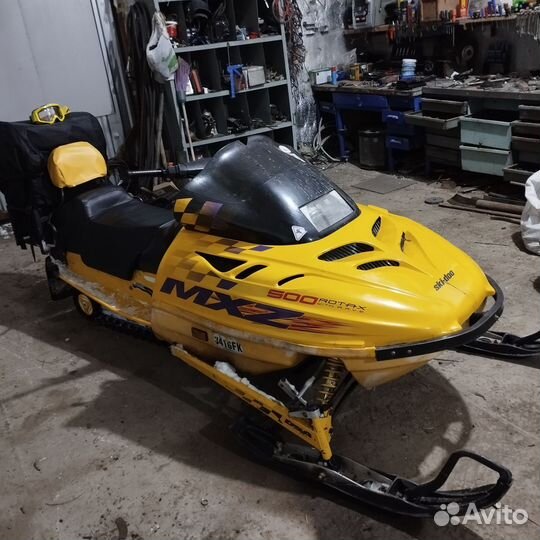 Bombardier ski Doo. Снегоход