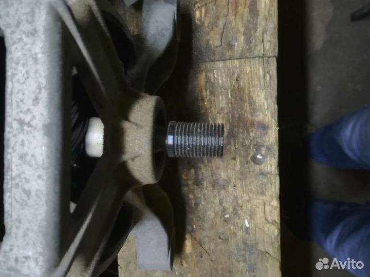 Двигататель стиральной машины Ariston