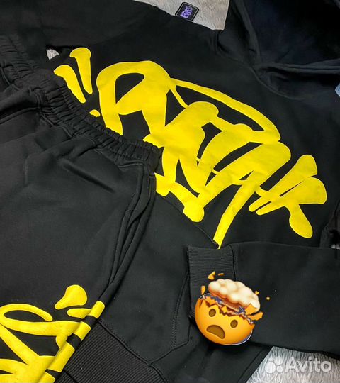 Спортивный костюм syna world