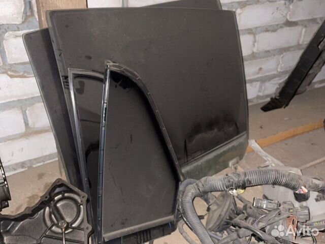 Стекло Nissan tiida