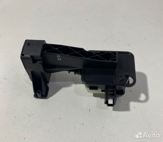 Замок лючка бензобака Mercedes-Benz S-Class W221