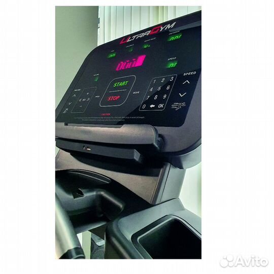 Профессиональная беговая дорожка UltraGym UG-power