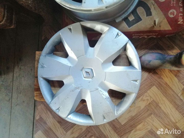 Колпаки r15 на рено и на ниву