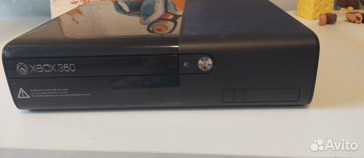 Xbox 360 E kinect и 2 геймпада