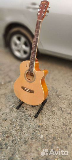 Гитара электроакустическая