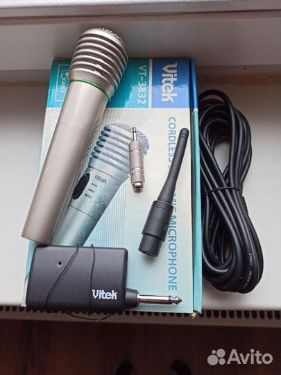 Микрофон Vitek