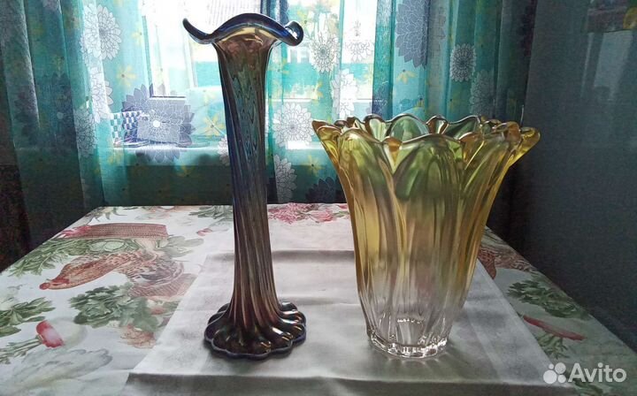 Вазы из цветного стекла