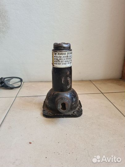 Домкрат винтовой