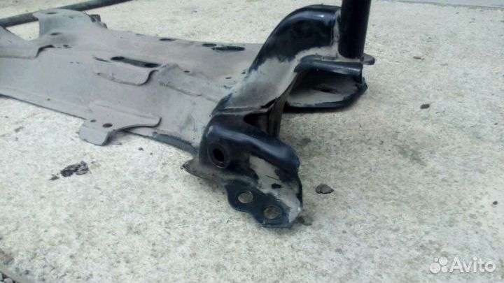 Подрамник на Тойота Рав 4 V40