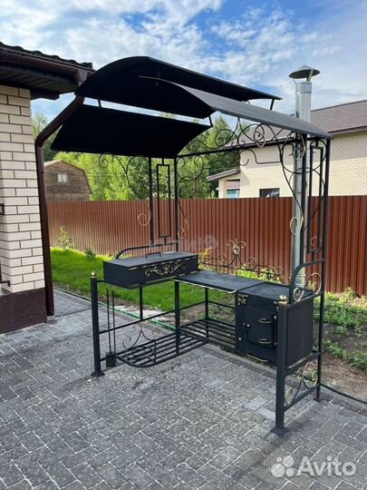 Кованый мангал с крышей