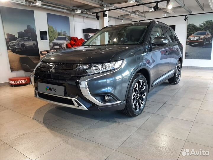 Mitsubishi Outlander 2.0 CVT, 2022