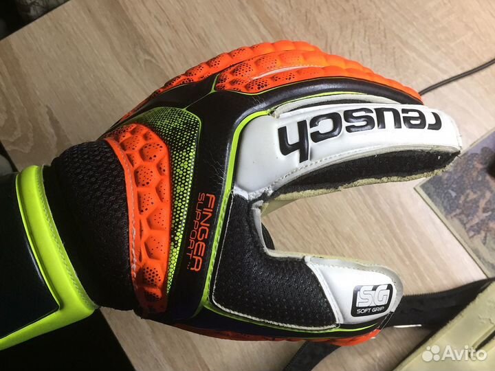 Перчатки вратарские