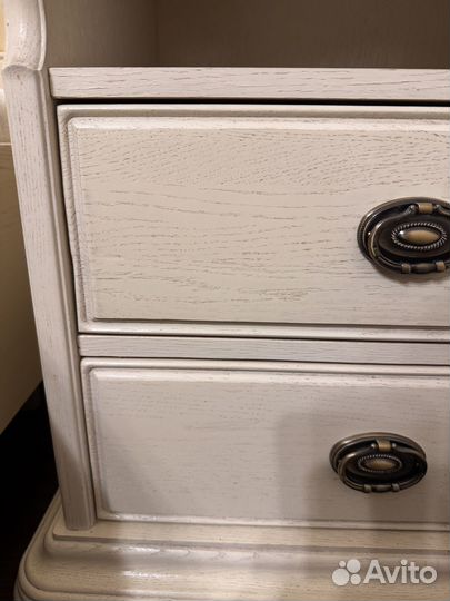 Тумба прикроватная из массива дуба