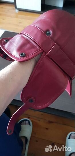 Кепка кожаная женская