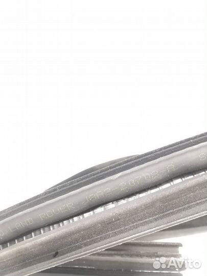 Уплотнитель двери передней левой Land Rover