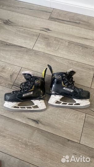 Нагрудник, щитки, логти, коньки