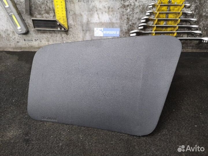 Подушка безопасности в торпедо Ниссан Жук