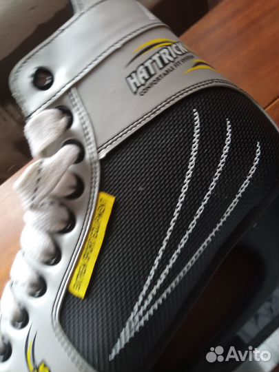 Хоккейные коньки для подростков. 38 размер