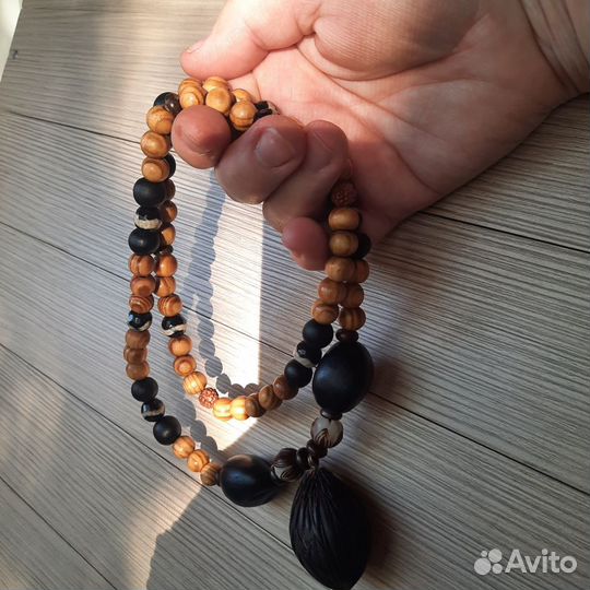Бусы декоративные из дерева
