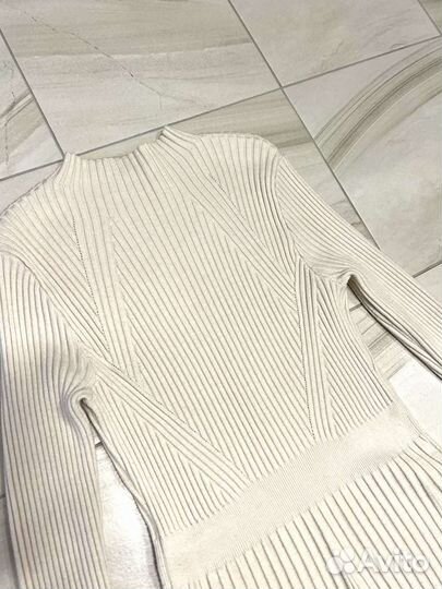 Платье вязаное