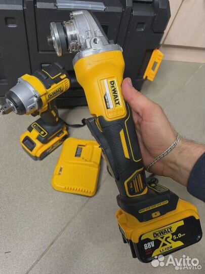 Набор аккумуляторный Dewalt гайковерт+ушм