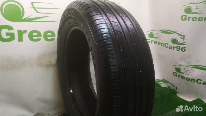Royal Black Royal Performance 235/60 R18