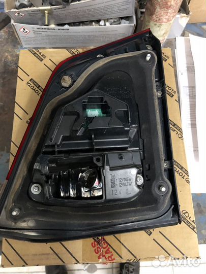 Фонарь задний левый toyota land cruiser 200