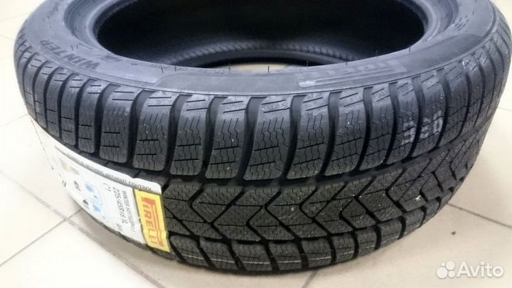 Pirelli Winter Sottozero 3 275/45 R18 107V