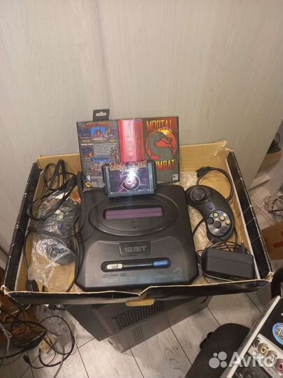 Sega с набором картриджей