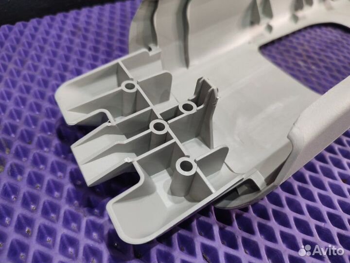 Обшивка стойки кузова правая Nissan Dualis