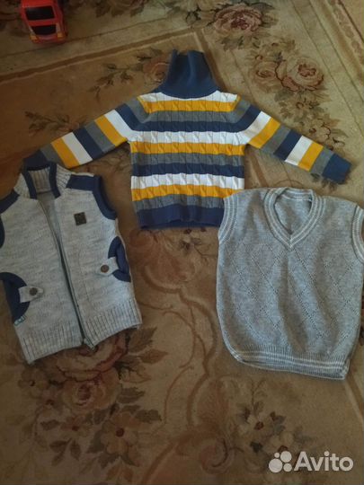 Свитер детский +2жилетки 98