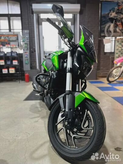 Bajaj Dominar 400 Touring Green