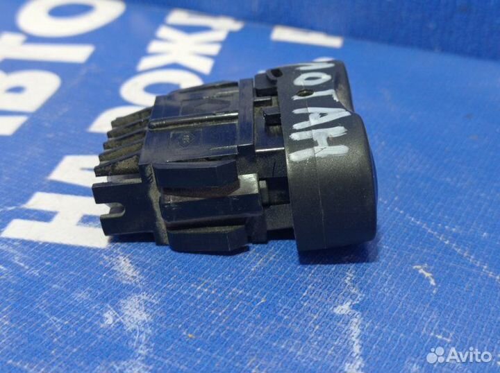 Кнопка обогрева заднего стекла Renault Logan 1